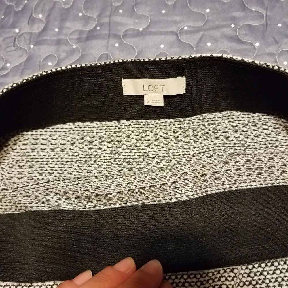 Loft skirt size small - Picture 2 of 3